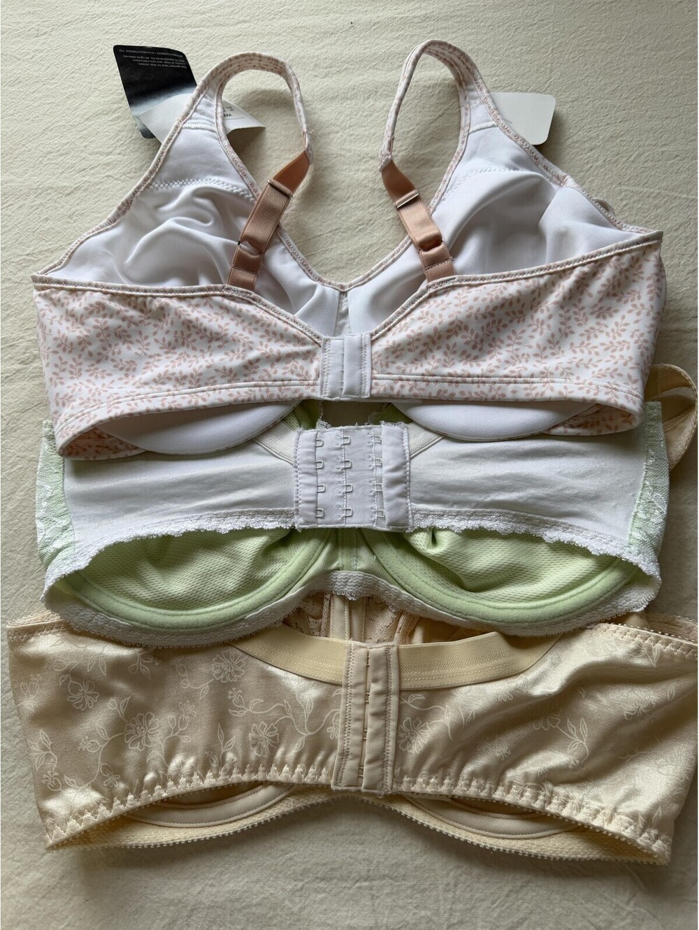 Lot 3 Womens Bras 36DD Playtex Playtex Secrets Bali Beige Green White